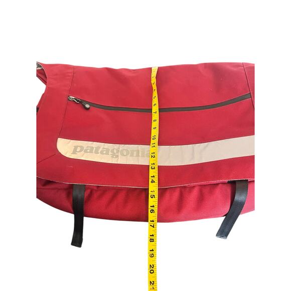 PATAGONIA EXTRA LARGE CRITICAL MASS MESSENGER BAG STYLE# 48278 BURGUNDY BLACK - Picture 15 of 16